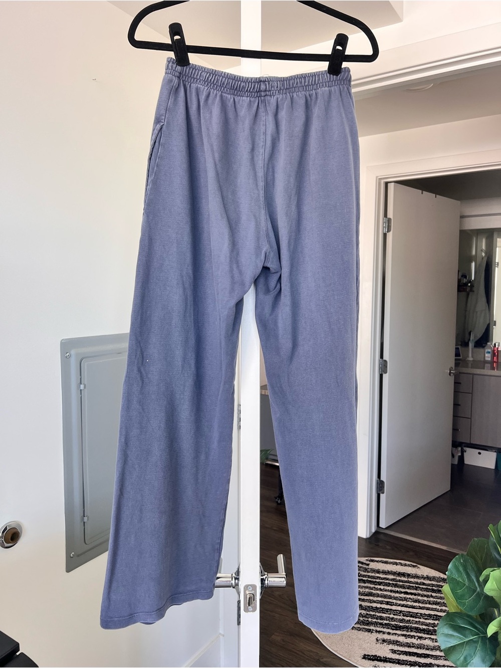 Brandy Melville Cotton Pull On Straight Leg Pants Blue Size Small - Picture 5 of 6